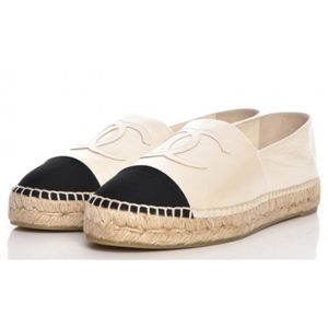 New Chanel Espadrilles Ivory/Black CC Logo SZ 42